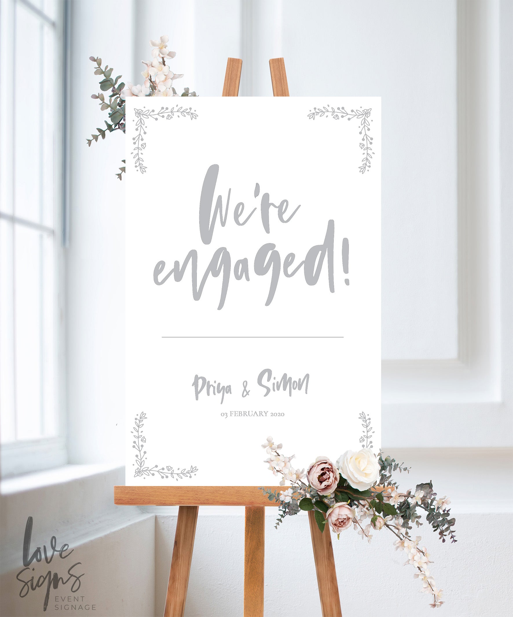 HANDWRITTEN ENGAGEMENT WELCOME SIGN / WHITE (E124)